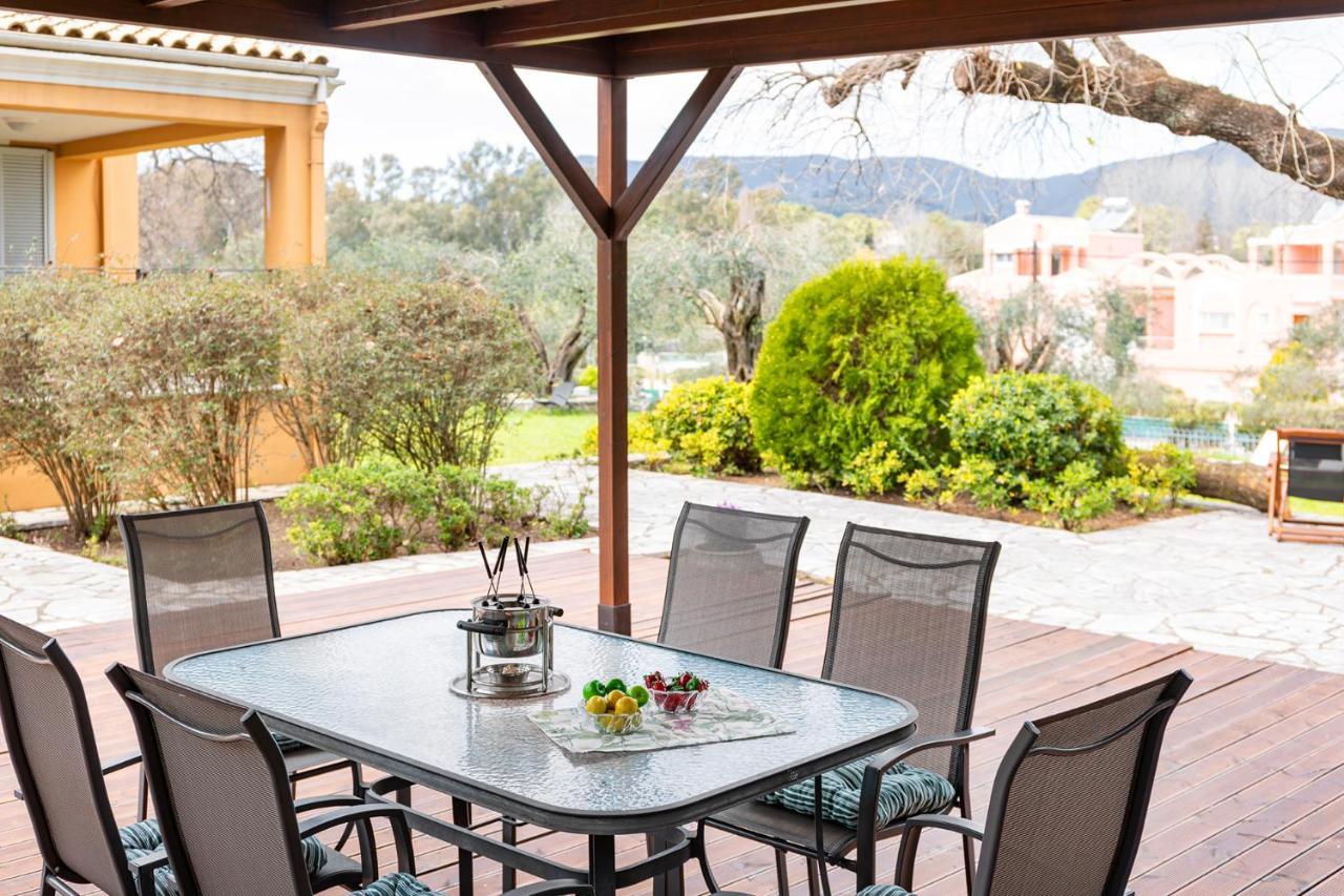 Spyrelia Villa With Private Pool & Outdoor Hot Tub Δασιά Εξωτερικό φωτογραφία