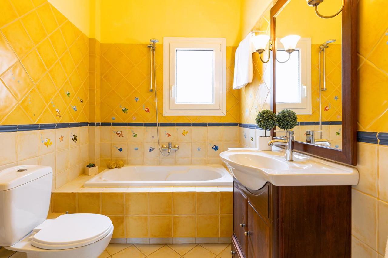 Spyrelia Villa With Private Pool & Outdoor Hot Tub Δασιά Εξωτερικό φωτογραφία