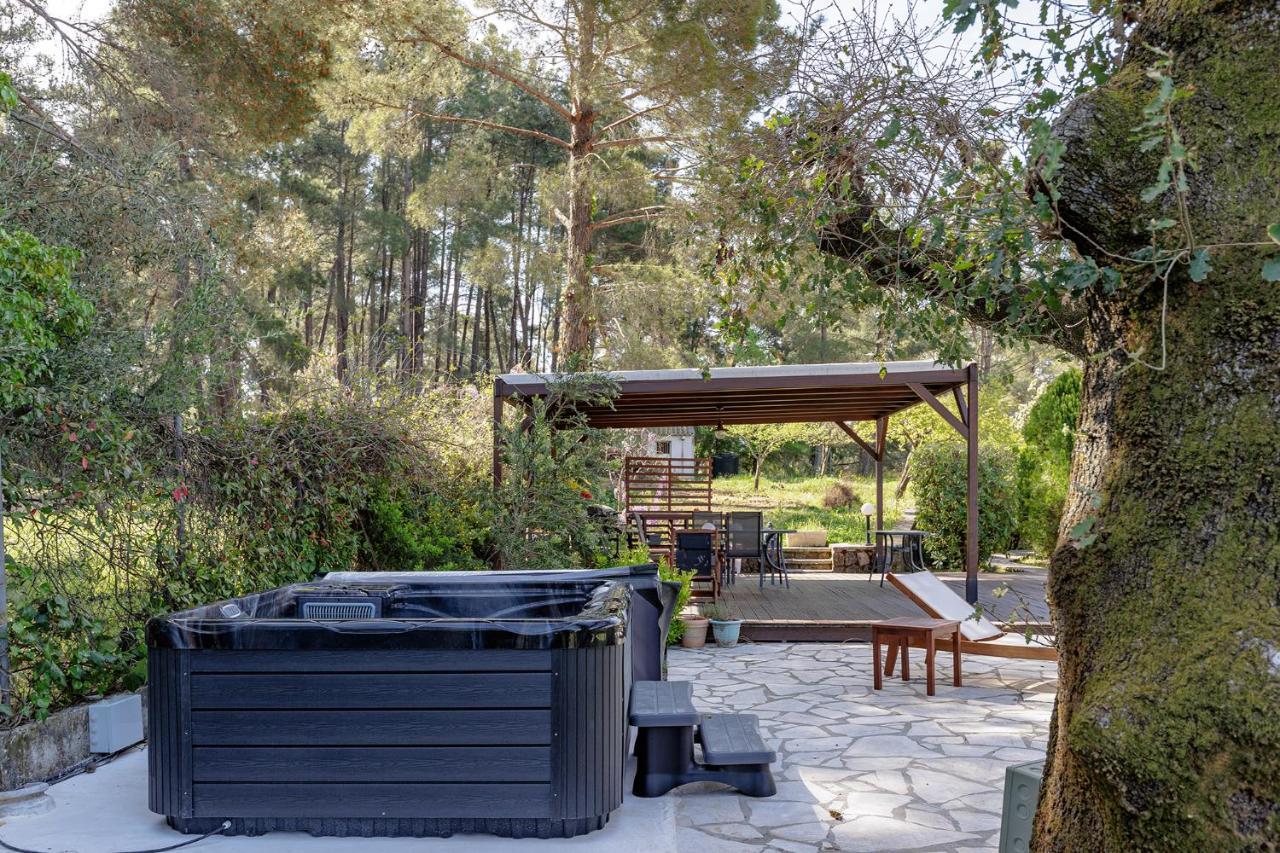 Spyrelia Villa With Private Pool & Outdoor Hot Tub Δασιά Εξωτερικό φωτογραφία